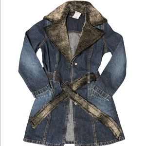 Jean Jacket with a fur collar and belt.